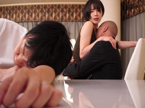 Cô vợ Yuka bị đồng nghiệp hiếp dâm khi chồng đang ngủ
